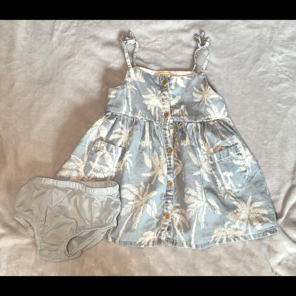 Baby girl’s dress